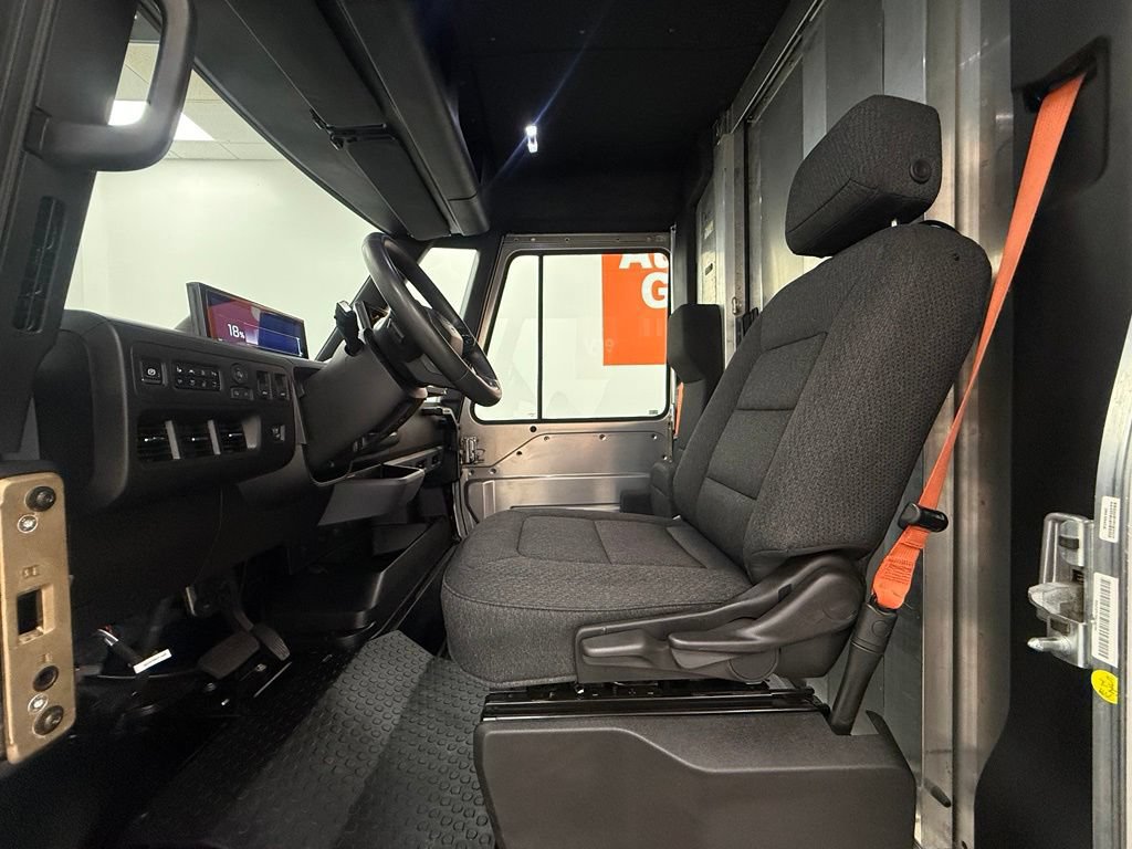 Used 2024 Chevrolet Brightdrop 600 w/ Commercial Equipment Package AWD/4WD image 9
