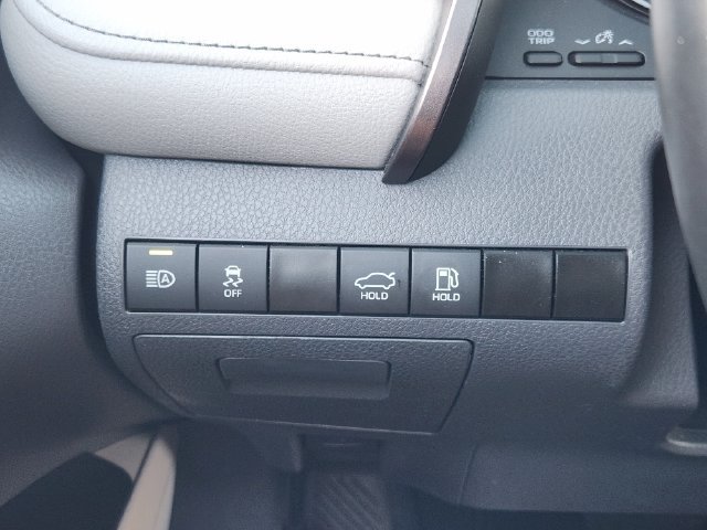 Used 2023 Toyota Camry SE FWD image 22