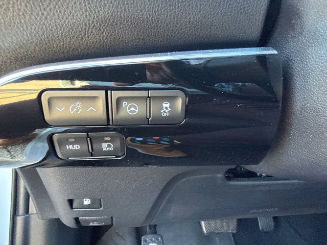 Used 2022 Toyota Prius Limited w/ Premium Convenience Package FWD image 13