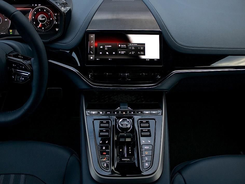 Used 2025 Aston Martin DBX 707 image 21