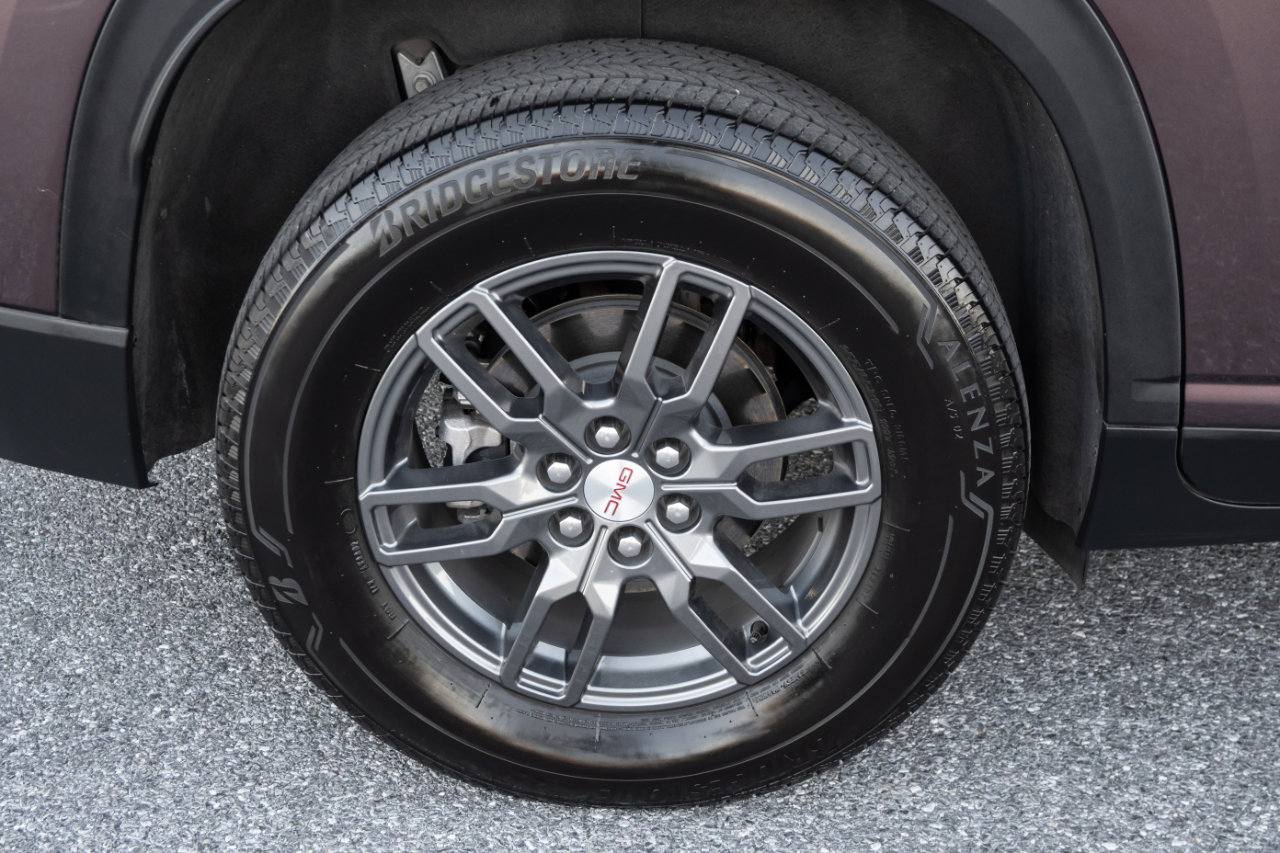 Used 2025 GMC Acadia Elevation image 12