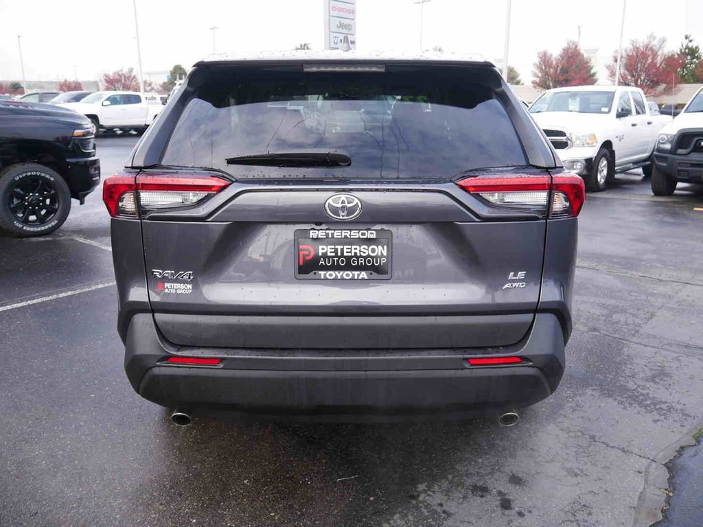 Used 2022 Toyota RAV4 LE image 19