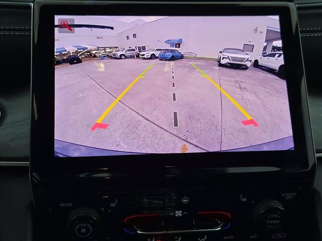 Used 2025 Jeep Grand Cherokee Limited RWD image 10