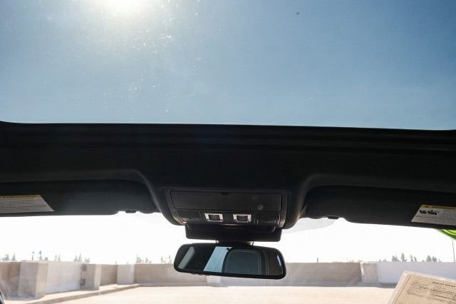 Used 2018 Jaguar XF S image 34