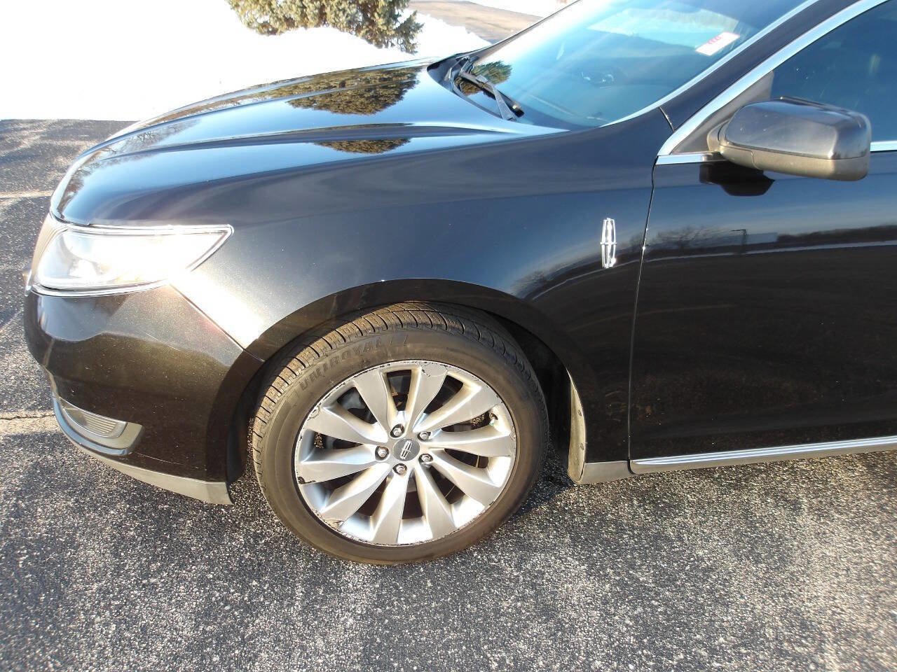 Used 2014 Lincoln MKS image 31