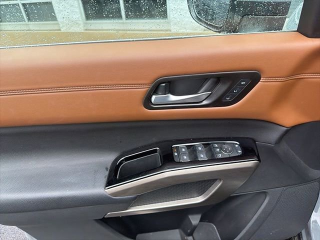 Used 2024 Nissan Pathfinder Platinum AWD/4WD image 9