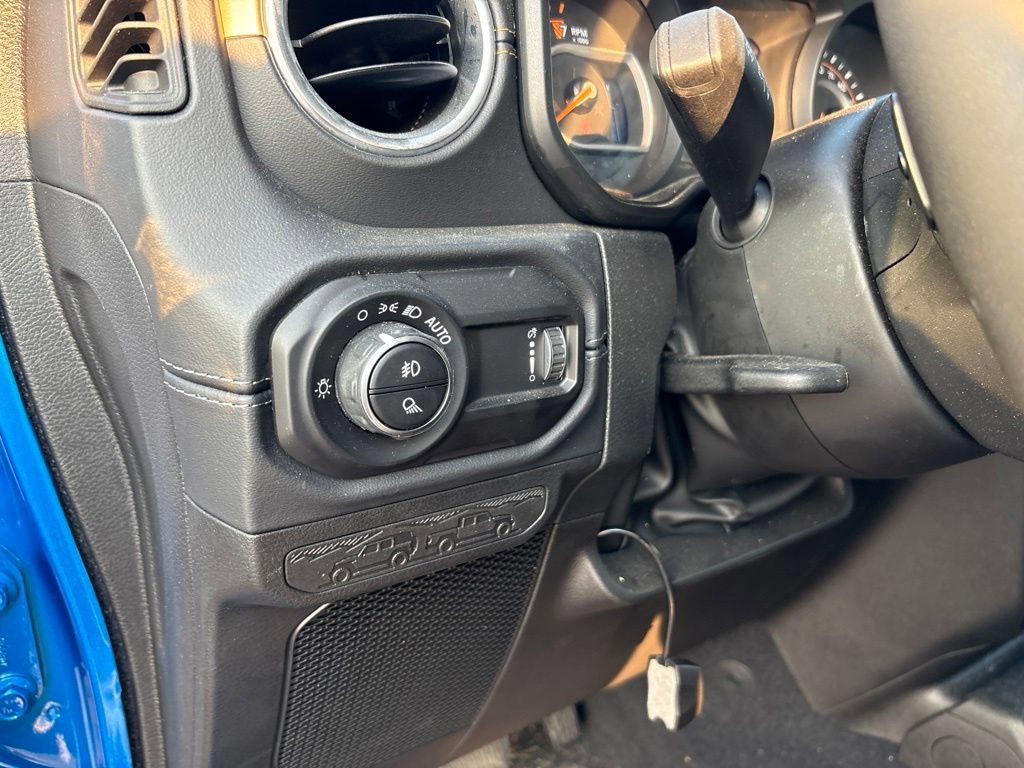 Used 2025 Jeep Gladiator Sport AWD/4WD image 17