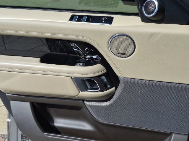 Used 2018 Land Rover Range Rover Supercharged image 10