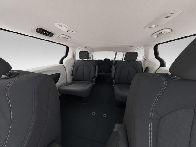 Used 2023 Chrysler Voyager LX FWD image 20