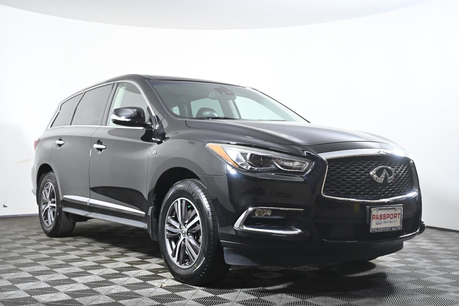 Used 2019 INFINITI QX60 Pure image 3