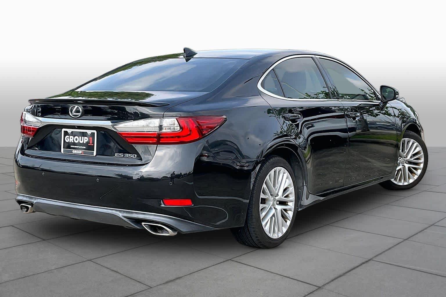 Used 2016 Lexus ES 350 w/ Ultra Luxury Package FWD image 11