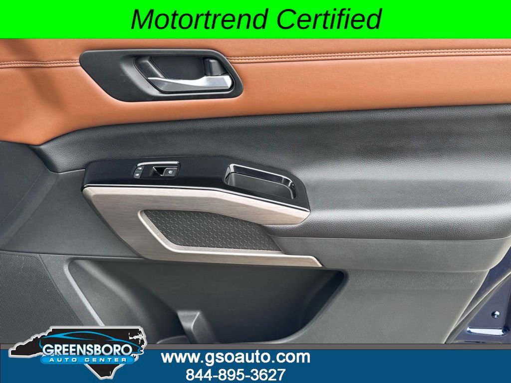 Used 2022 Nissan Pathfinder Platinum w/ Cargo Package AWD/4WD image 26