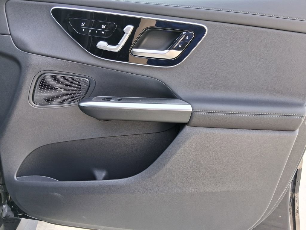 New 2026 Mercedes-Benz GLC 300 image 27