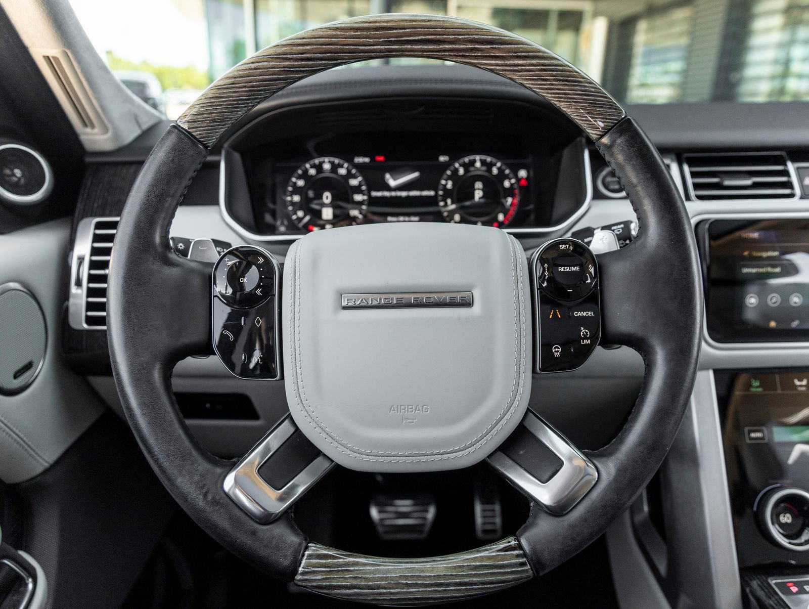 Used 2020 Land Rover Range Rover Autobiography image 27