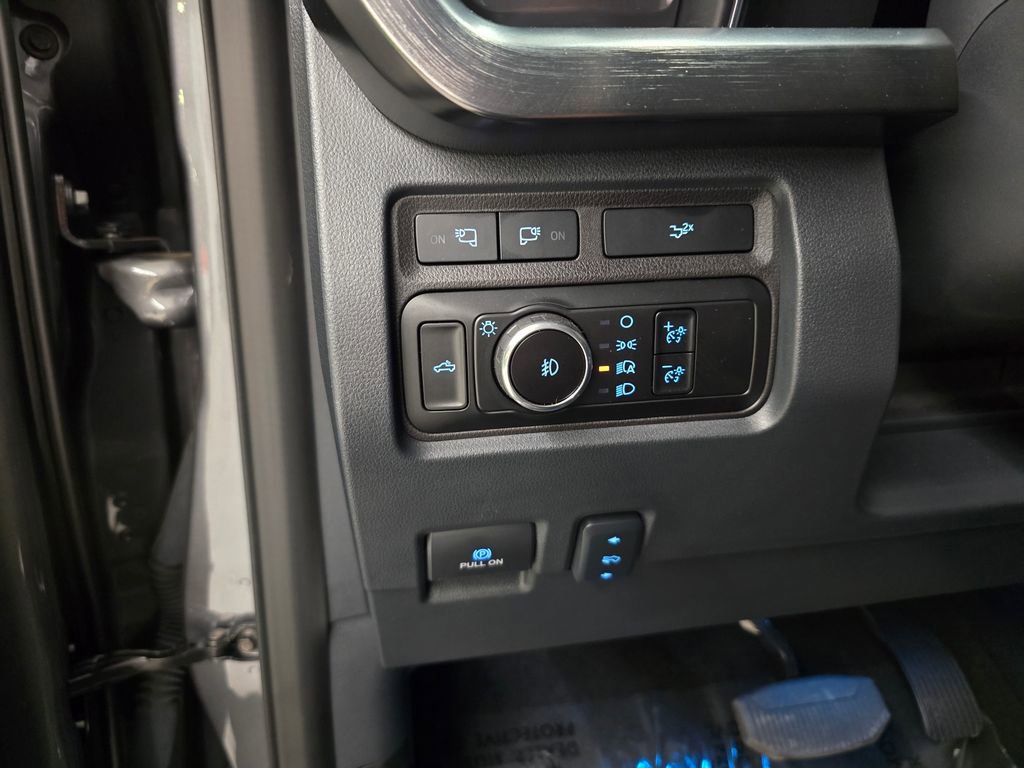 Used 2024 Ford F250 Lariat w/ Black Appearance Package image 34