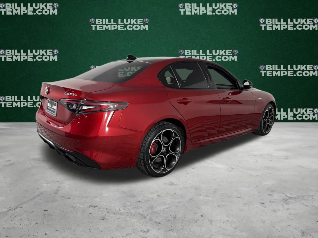Used 2024 Alfa Romeo Giulia Veloce image 5