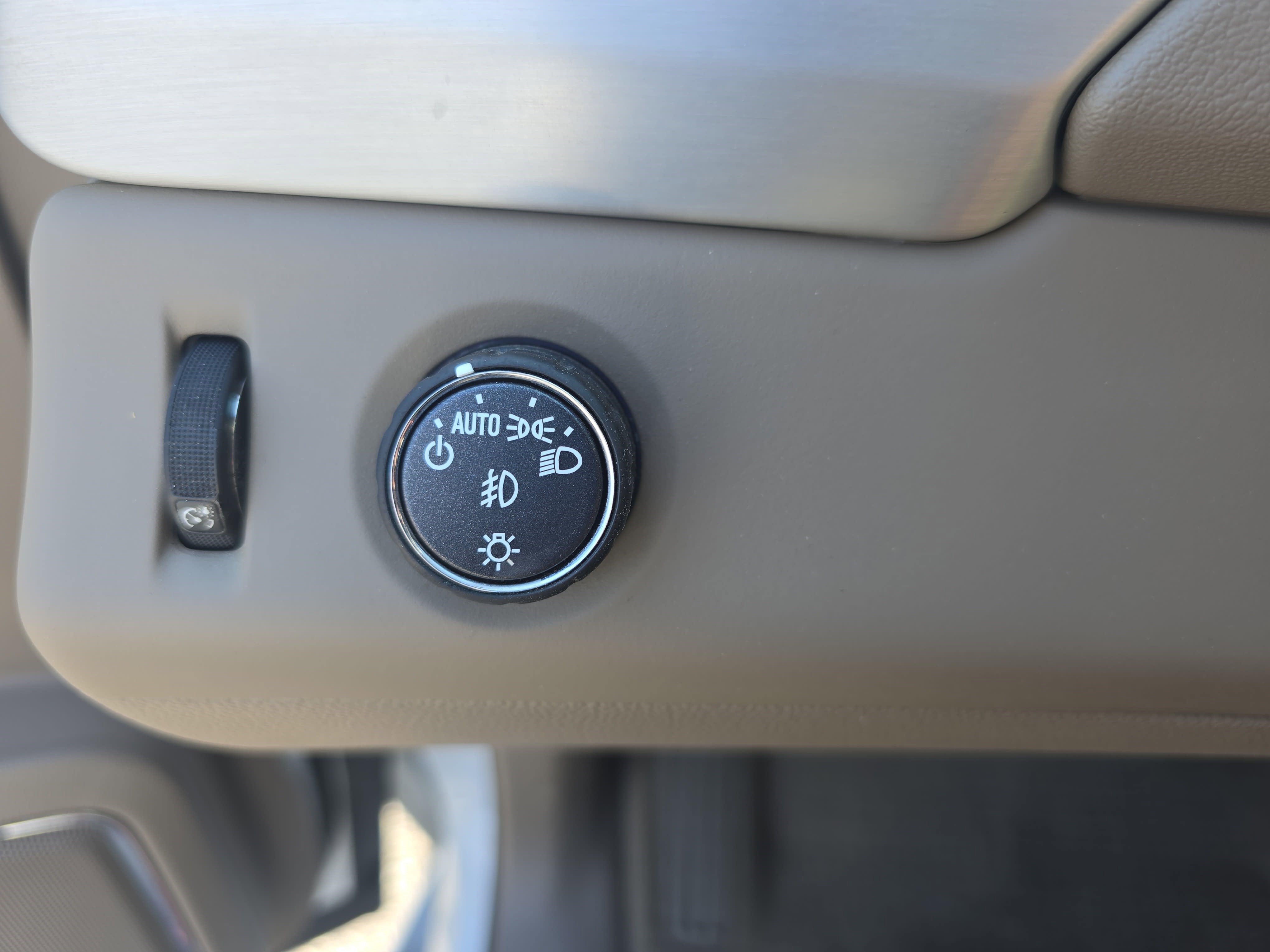 Used 2019 GMC Yukon XL SLT w/ Open Road Package image 28