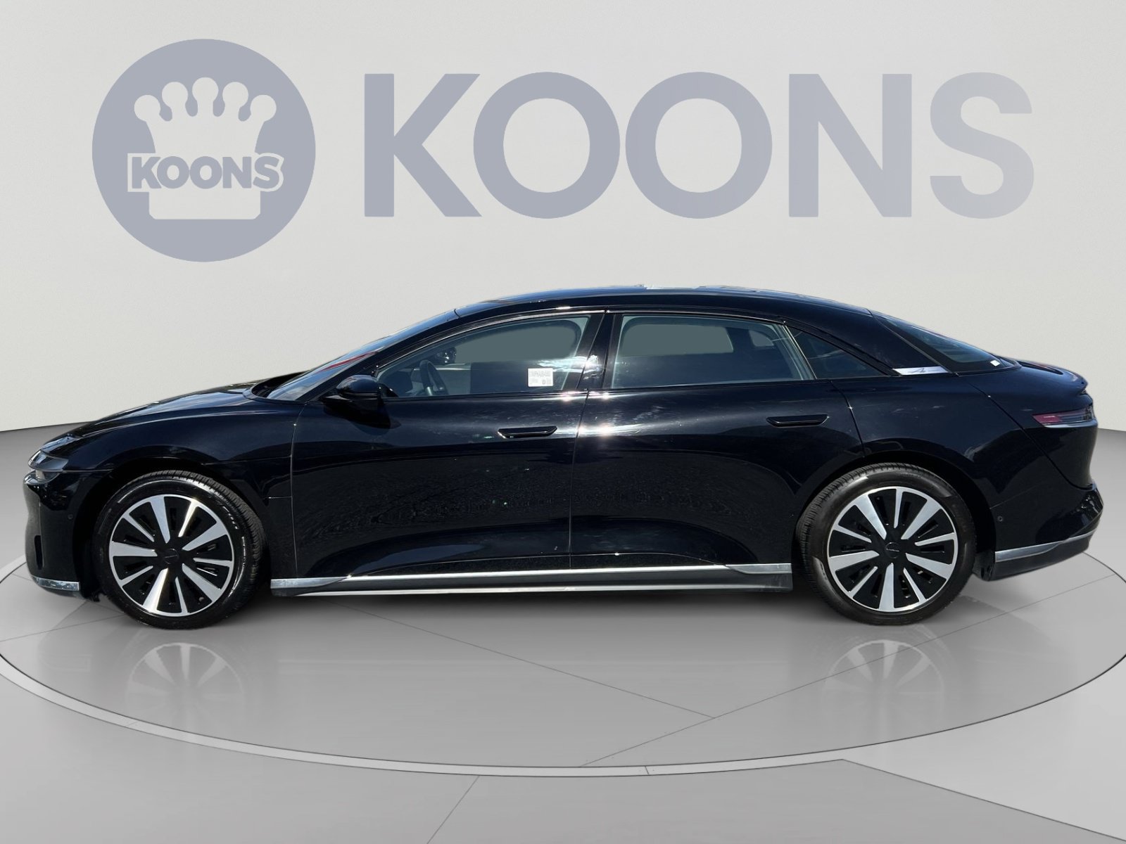 Used 2024 Lucid Air Pure RWD image 2