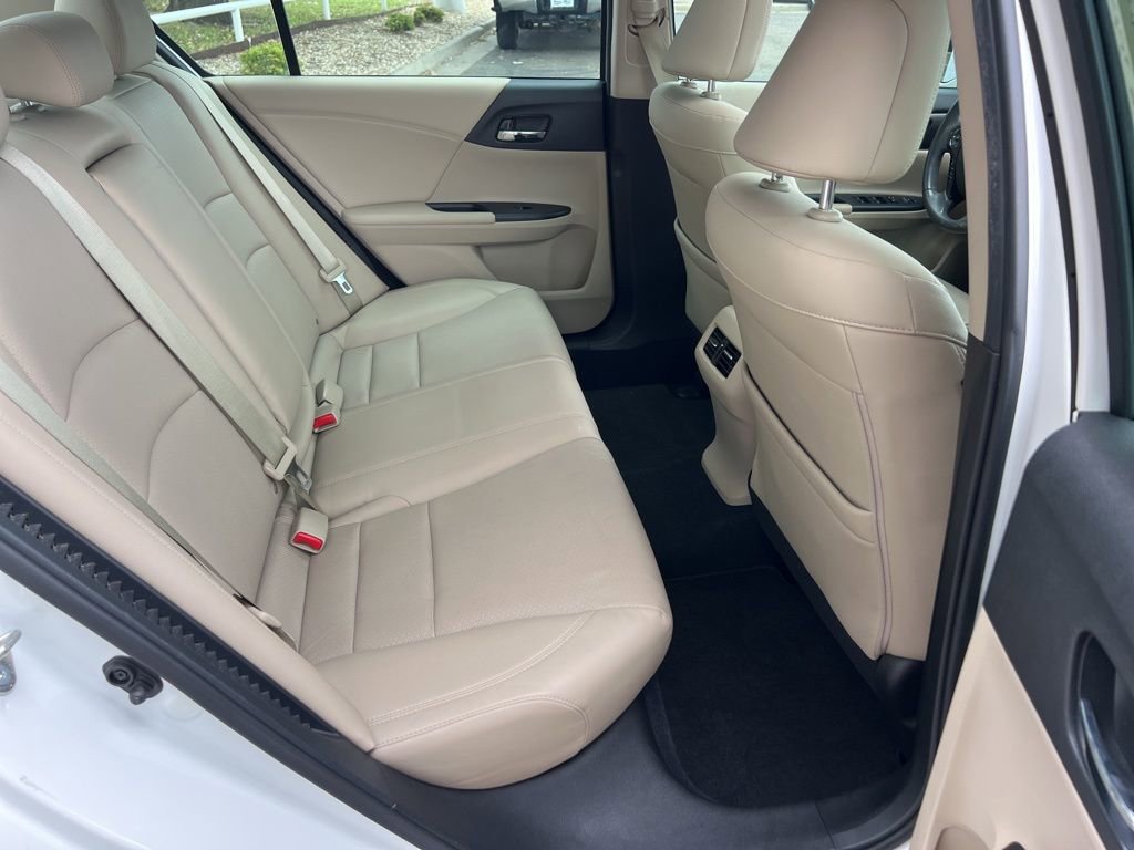 Used 2015 Honda Accord Touring image 14