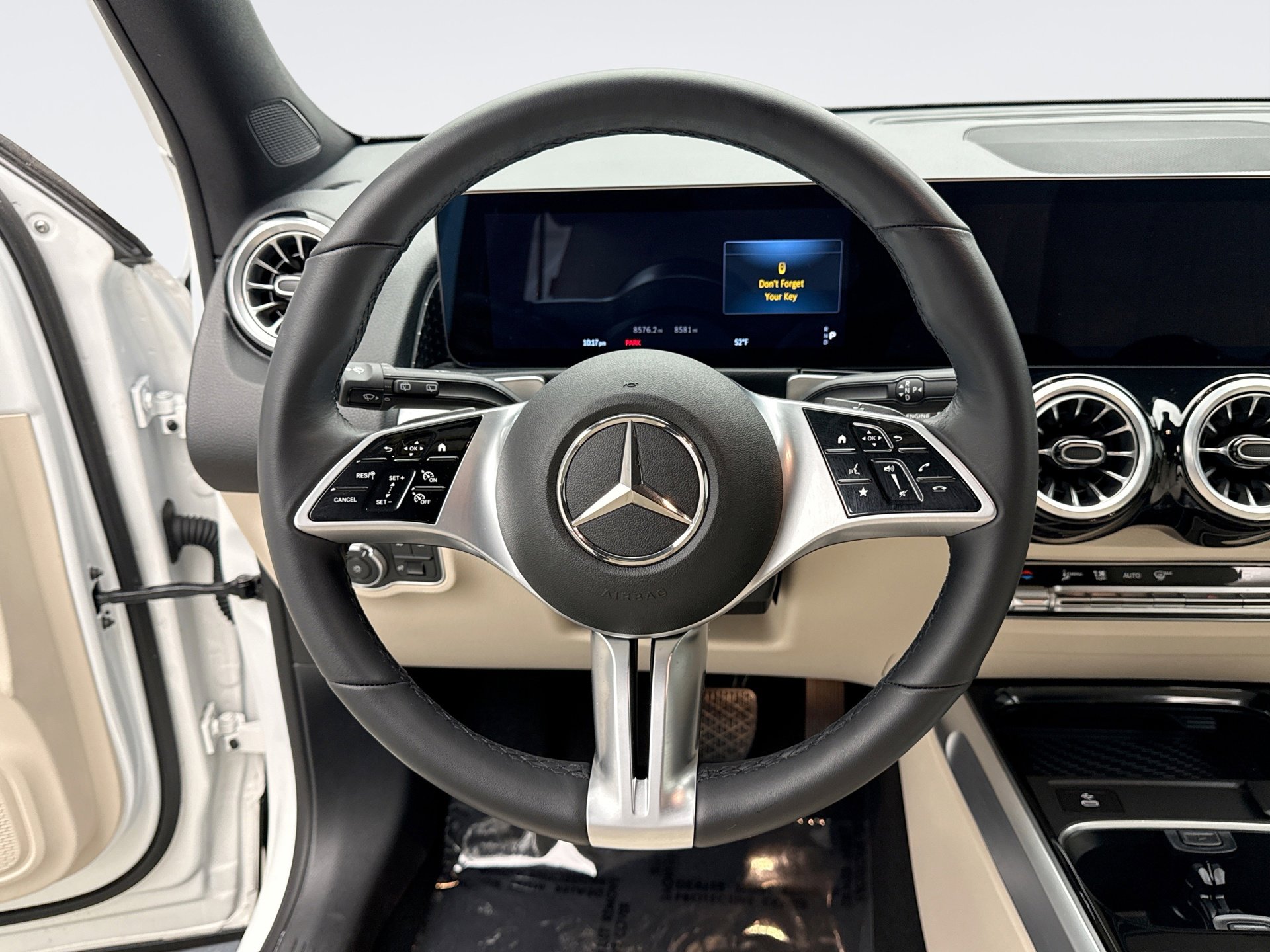 Used 2025 Mercedes-Benz GLB 250 GLB 250 4WD image 12