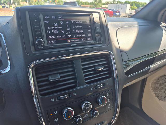 Used 2019 Dodge Grand Caravan SXT FWD image 15