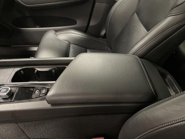 Used 2022 Volvo XC60 T8 Inscription w/ Advanced Package image 21