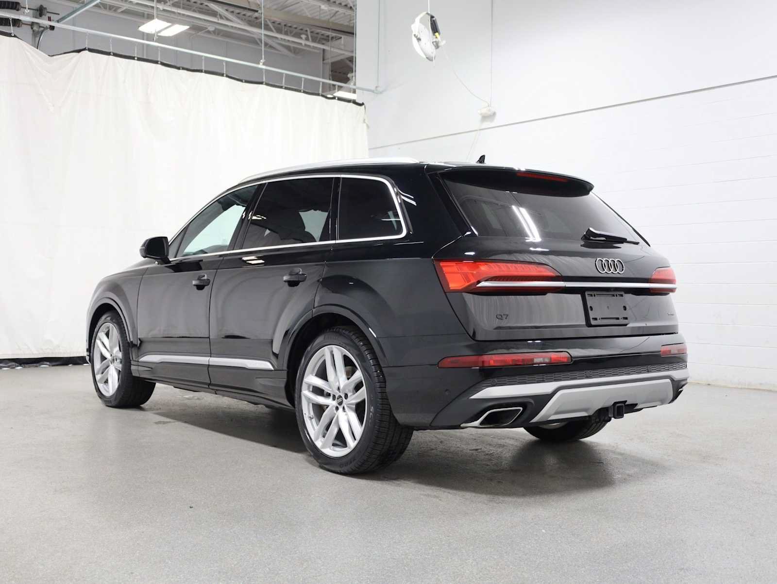 Certified 2025 Audi Q7 3.0T Premium Plus w/ Premium Plus Package AWD/4WD image 3