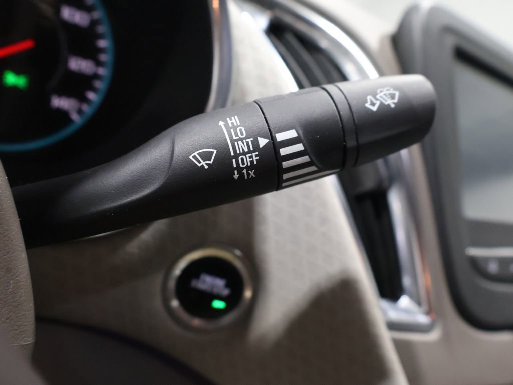 Used 2017 Chevrolet Malibu LT image 37