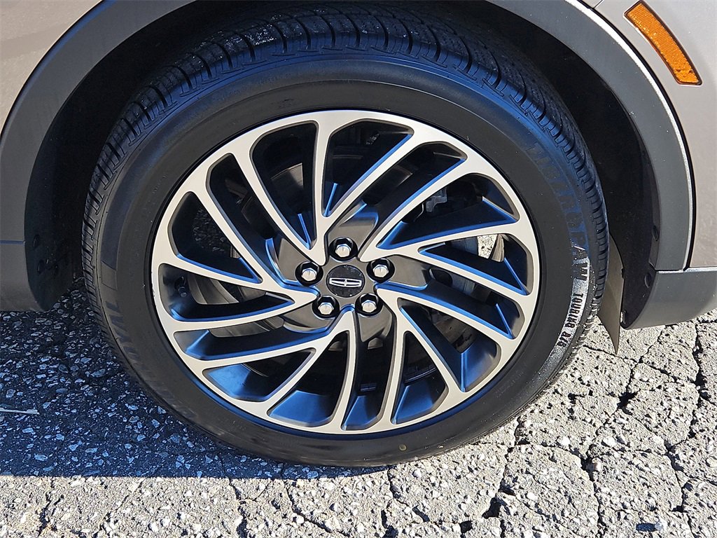 Used 2020 Lincoln Nautilus Reserve image 10