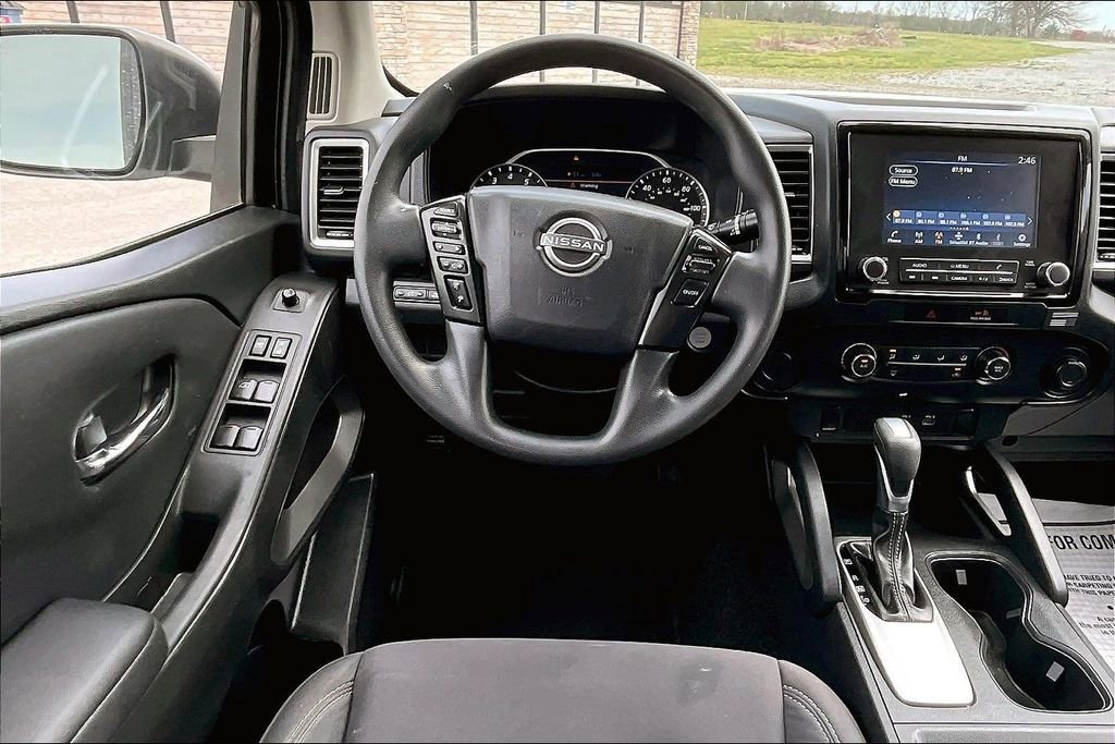 Used 2022 Nissan Frontier SV image 3