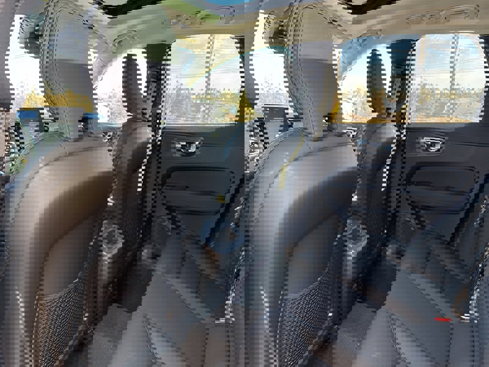 New 2026 Volvo XC60 B5 Plus w/ Protection Package Premier image 10