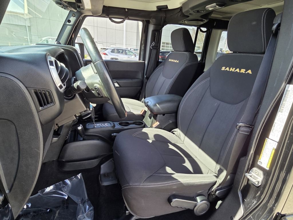 Used 2013 Jeep Wrangler Unlimited Sahara w/ Connectivity Group image 5