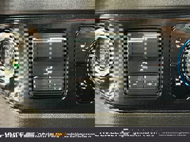 Used 2024 Chevrolet Silverado 2500 LT AWD/4WD image 20