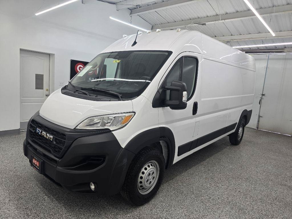 Used 2025 RAM ProMaster 2500 w/ Convenience Group FWD image 3