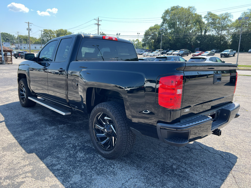 Used 2018 Chevrolet Silverado 1500 Custom w/ Custom Value Package AWD/4WD image 7