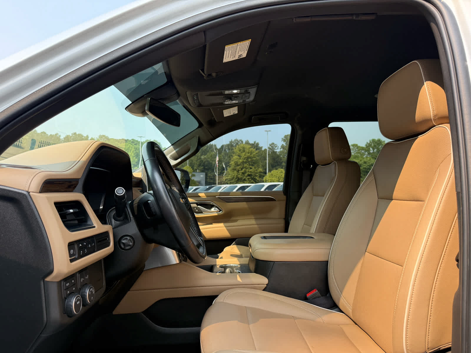 Used 2022 Chevrolet Tahoe Premier AWD/4WD image 23