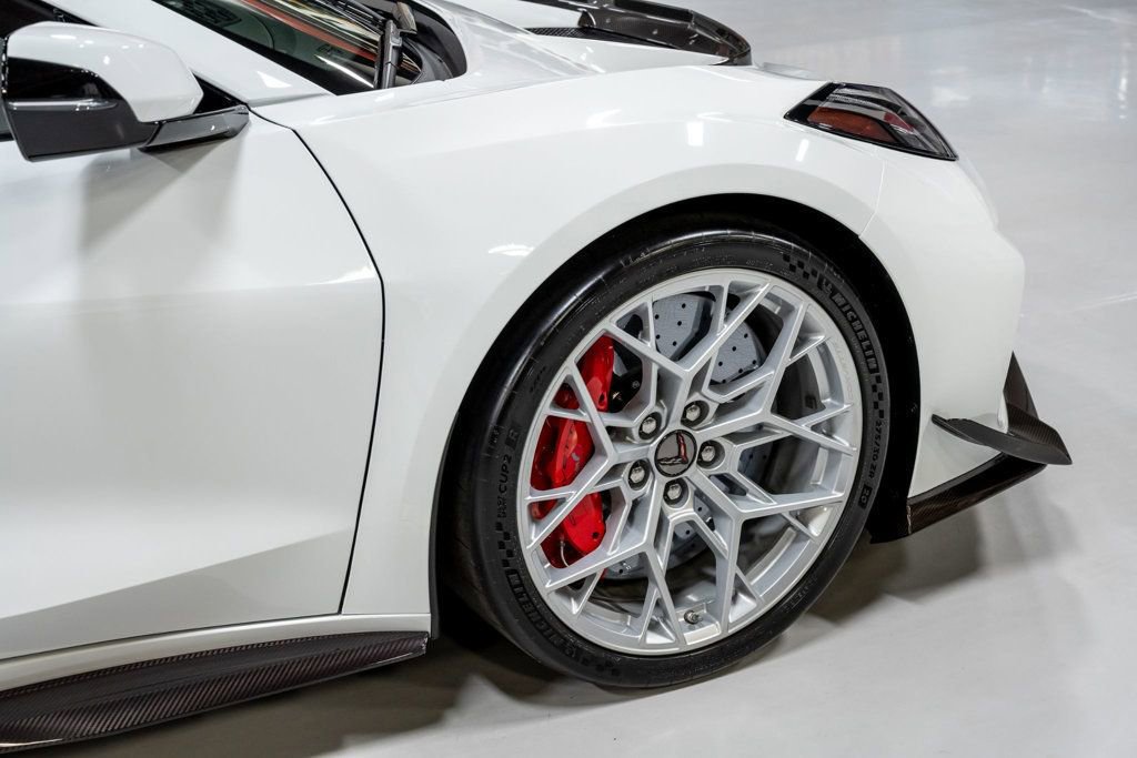 Used 2026 Chevrolet Corvette ZR1 w/ ZR1 Carbon Fiber Aero Package image 33