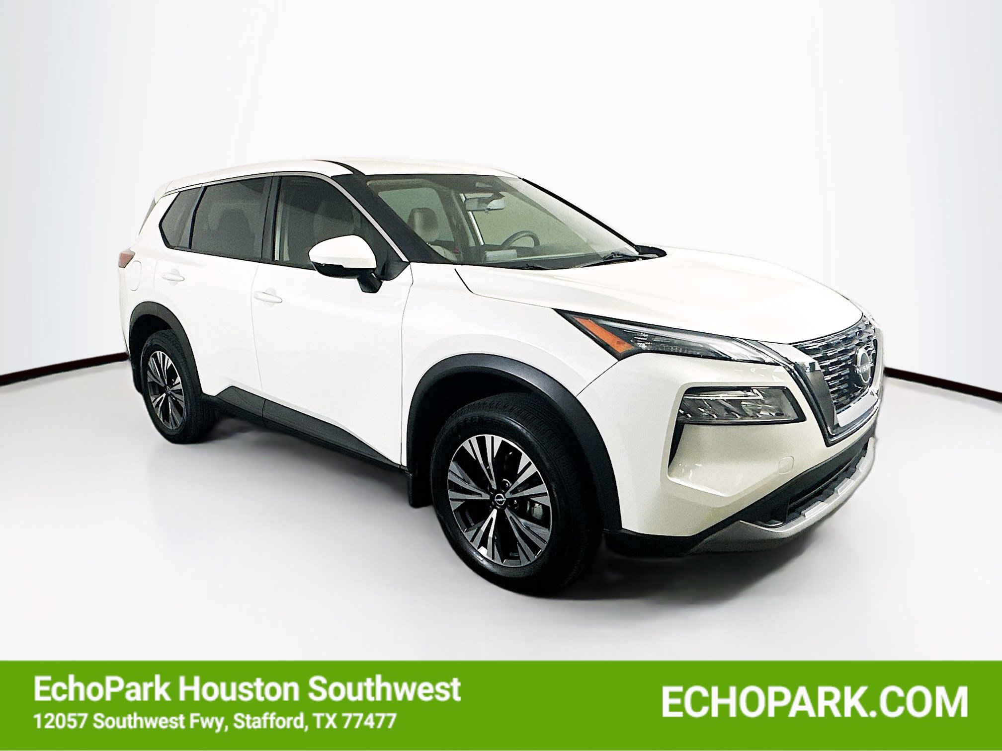 Used 2023 Nissan Rogue SV image 1