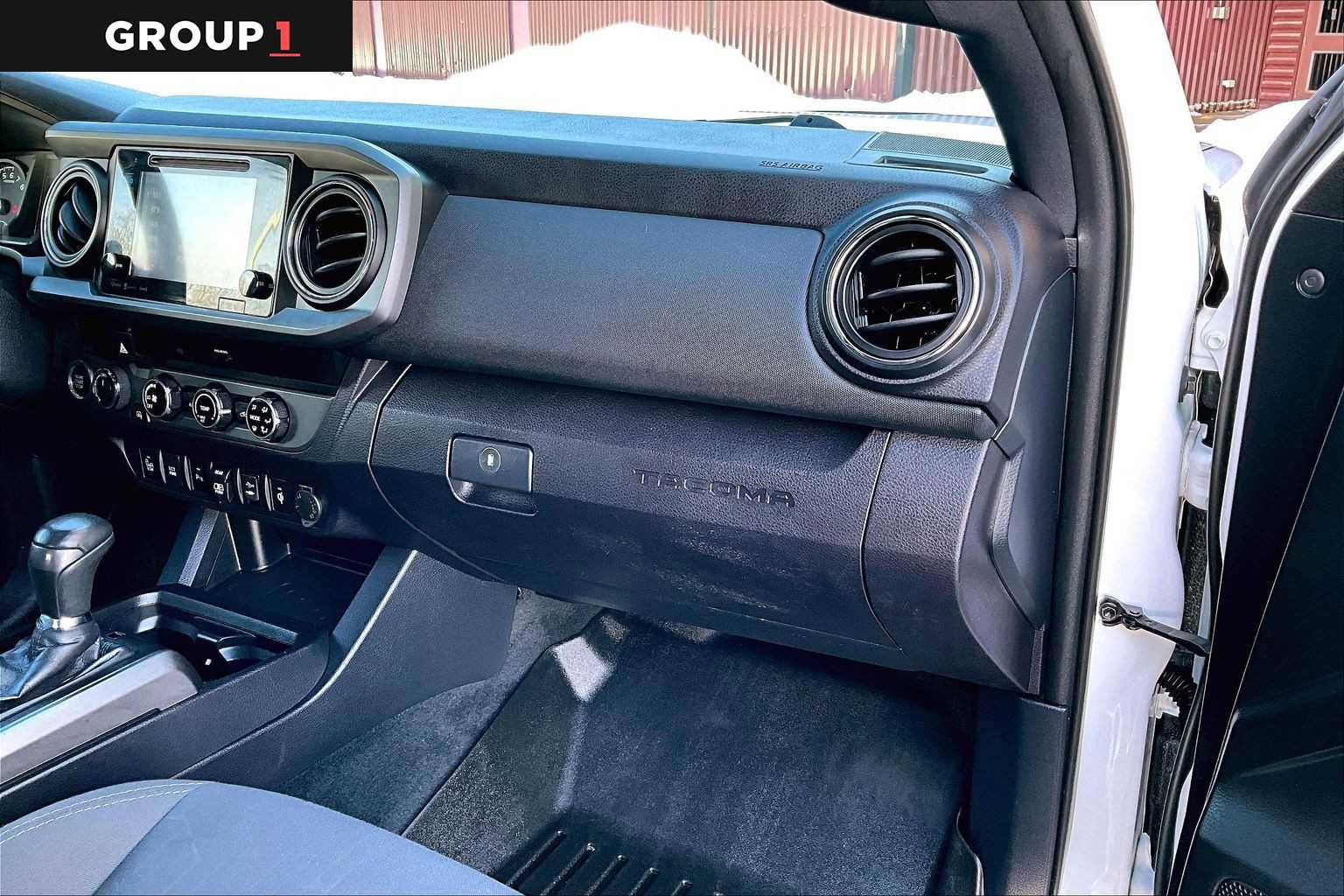 Certified 2018 Toyota Tacoma TRD Off-Road w/ Technology Package image 19