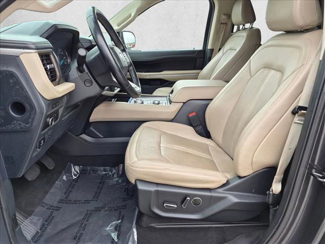 Used 2023 Ford Expedition Limited AWD/4WD image 16