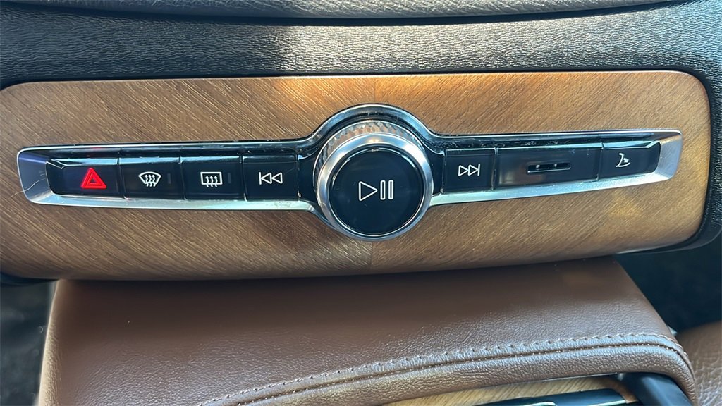 Certified 2023 Volvo XC90 B5 Plus w/ Protection Package image 25