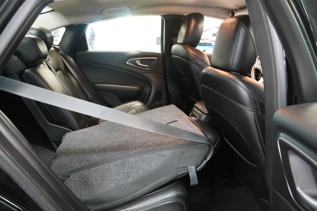 Used 2015 Chrysler 200 C w/ Navigation & Sound Group I FWD image 31