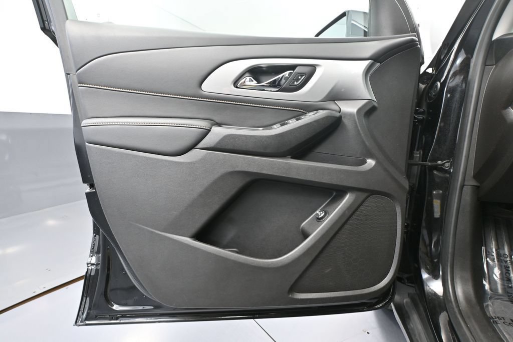 Used 2021 Chevrolet Traverse LT AWD/4WD image 14