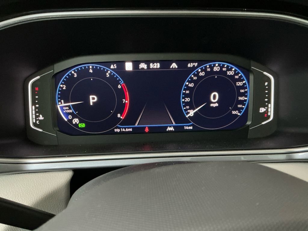 New 2025 Volkswagen Taos SEL image 18