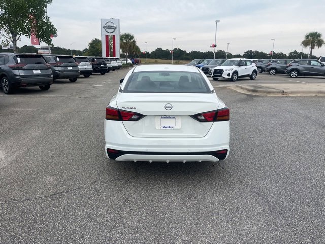 Used 2025 Nissan Altima 2.5 S image 9