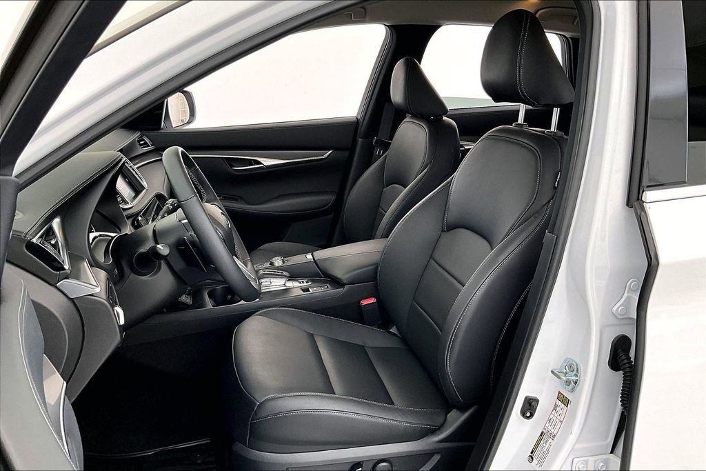 Certified 2025 INFINITI QX50 Pure image 31