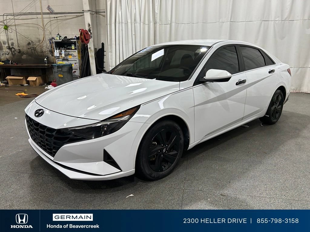 Used 2023 Hyundai Elantra Blue FWD image 4