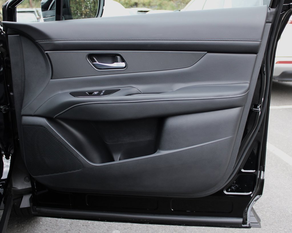 Certified 2025 Nissan Murano SV image 18