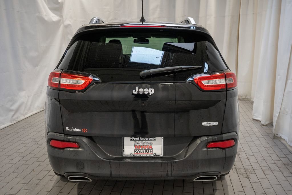 Used 2017 Jeep Cherokee Latitude image 4