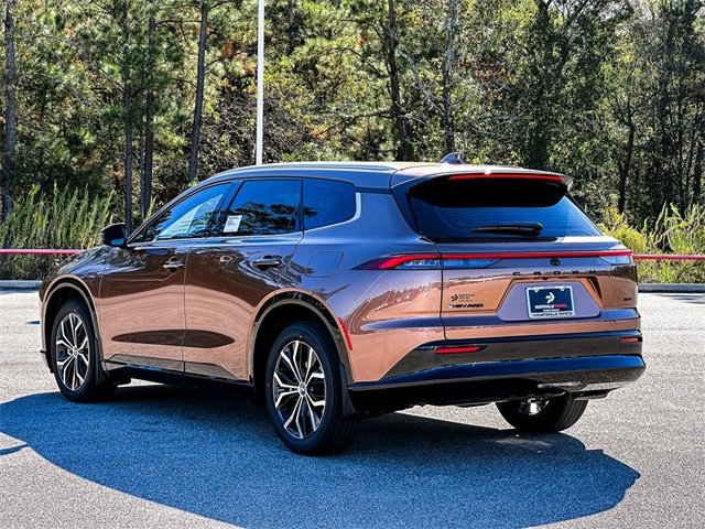 New 2025 Toyota Crown Signia XLE image 6